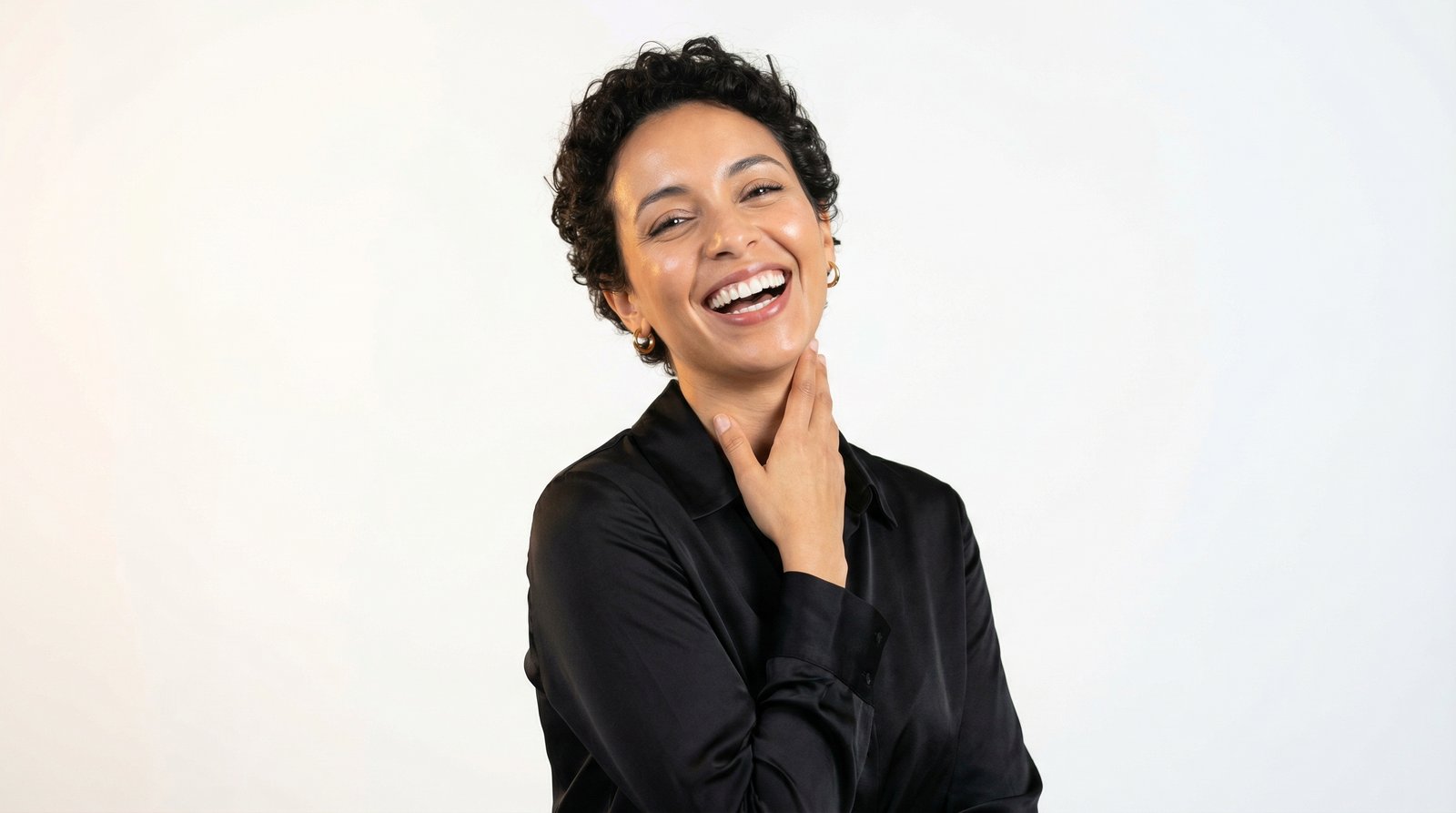 Patiente souriante au Centre dentaire Ocre (DR FAHD IDRISSI AATOUF)Esthétique dentaire, Marrakech